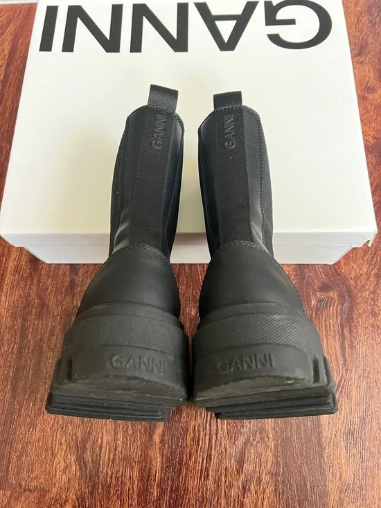 Ganni | Cleated Mid Chelsea Boots in Black | Size 7/37 | Excellent Condition - Picture 3 of 5